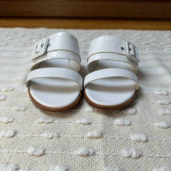 Cole Hann Amavia Double-Band Optic White Embossed Leather Sandals size 9.5 - Picture 11 of 11